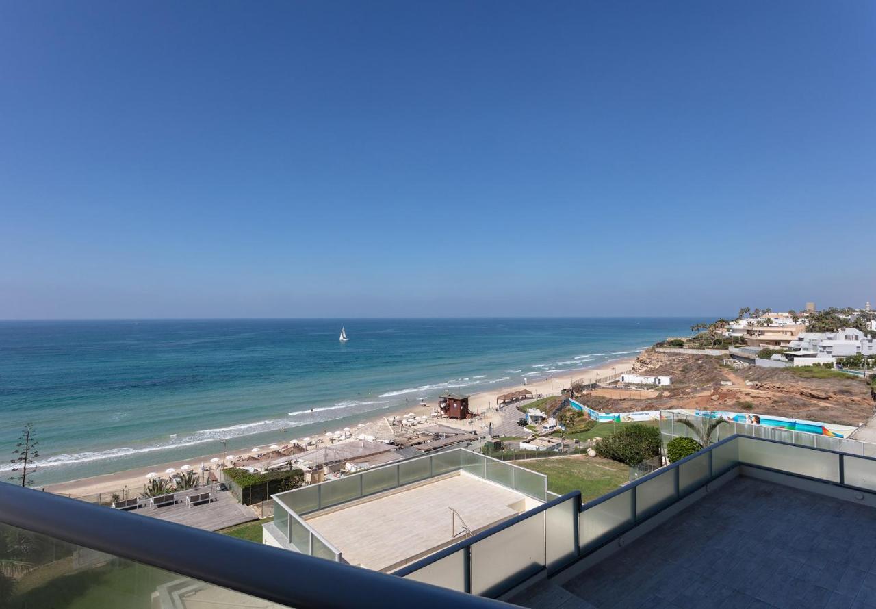 Sea View Stylish 1Br With Balcony By Beachfront Stay Herzelia エクステリア 写真