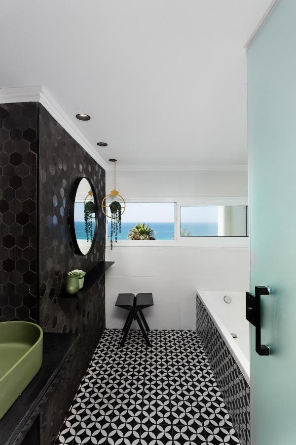 Sea View Stylish 1Br With Balcony By Beachfront Stay Herzelia エクステリア 写真
