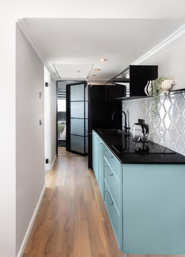 Sea View Stylish 1Br With Balcony By Beachfront Stay Herzelia エクステリア 写真