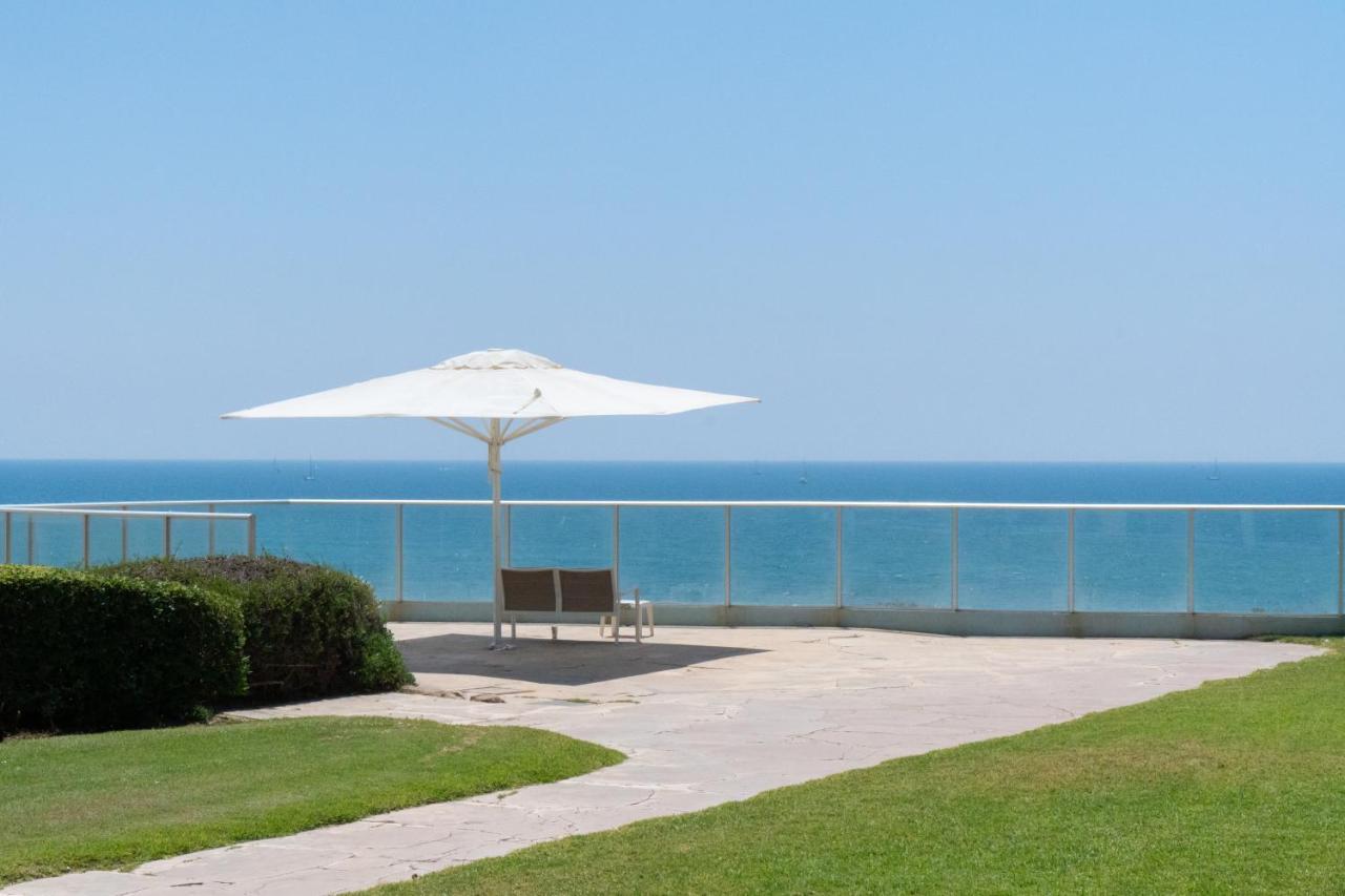 Sea View Stylish 1Br With Balcony By Beachfront Stay Herzelia エクステリア 写真